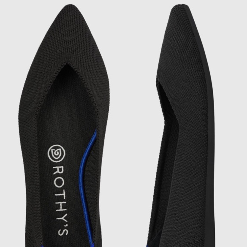 Rothys pointed flat size 6 in black